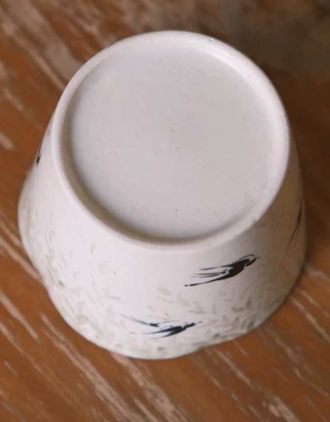 Swallow Iris Handcrafted Grip Mug